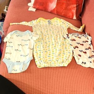 2 Onesies 1 Sleepwear